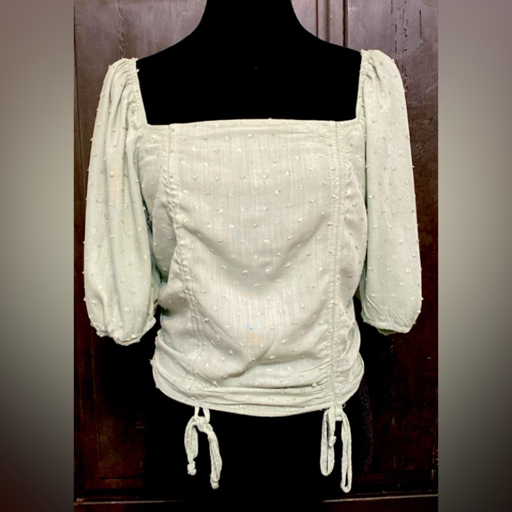 Vylette green cropped shortsleeved top- size large